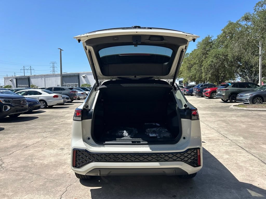 New 2026 Volkswagen Tiguan SEL R-Line AWD/4WD image 38