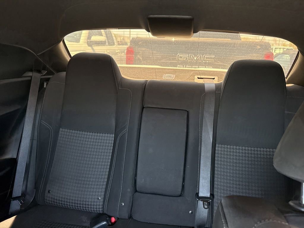 Used 2019 Dodge Challenger SXT RWD image 12