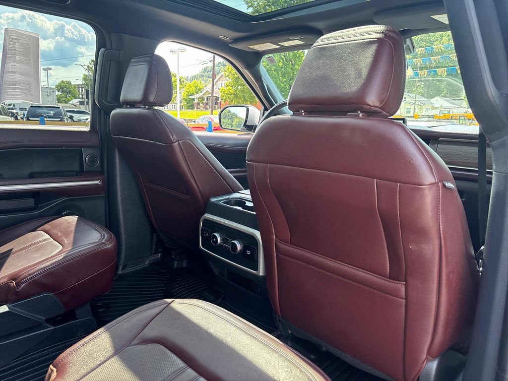 Used 2023 Ford Expedition Limited AWD/4WD image 32