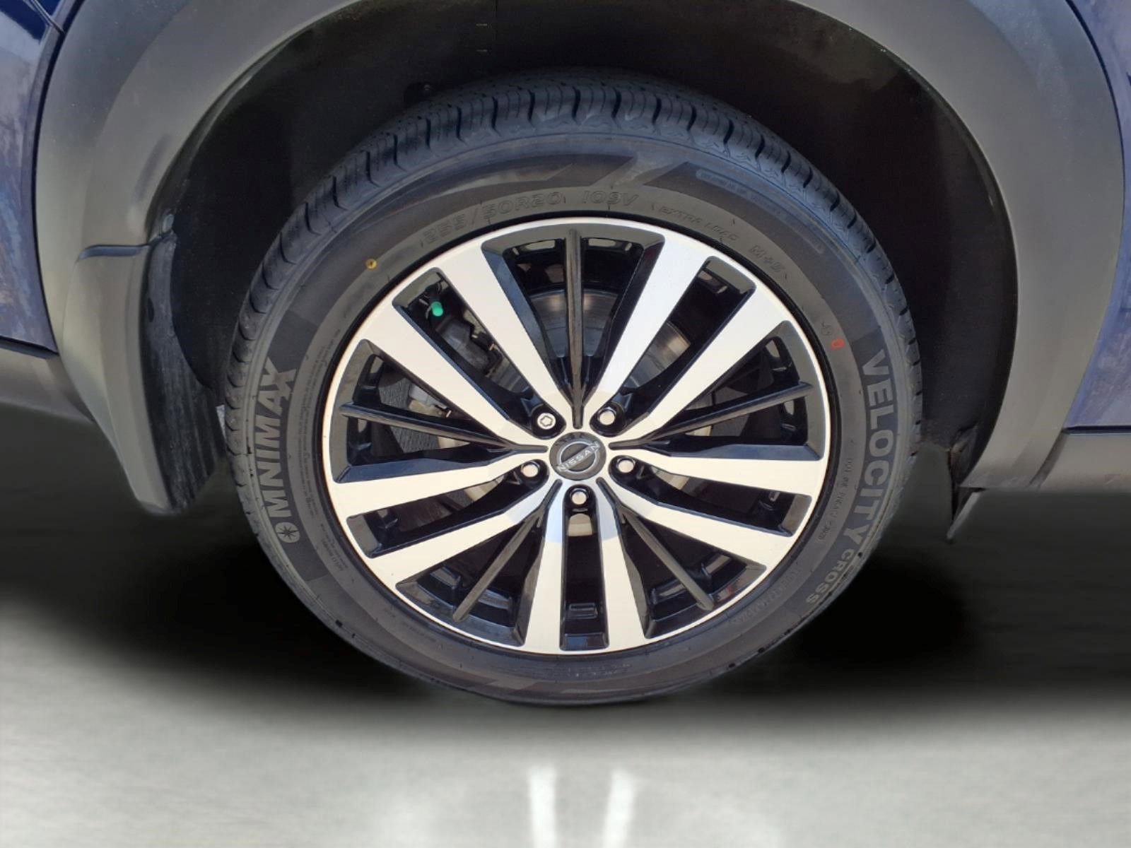 Used 2023 Nissan Pathfinder Platinum FWD image 9