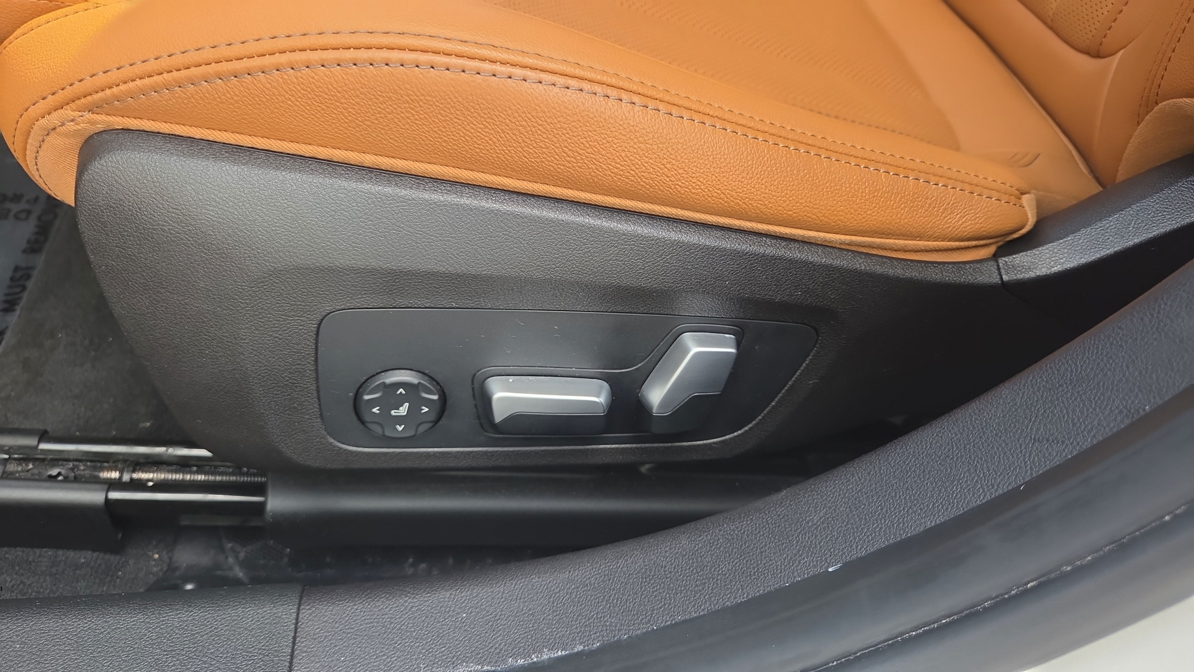 Used 2023 BMW 330i Sedan w/ Premium Package RWD image 10