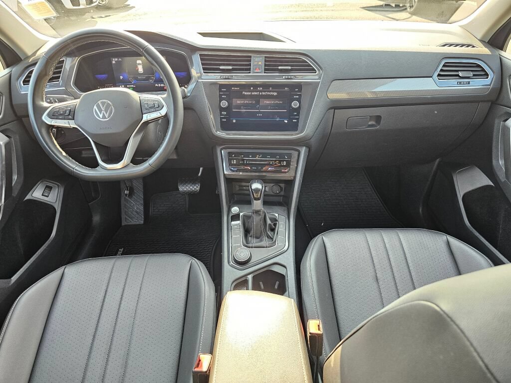 Used 2022 Volkswagen Tiguan SE AWD/4WD image 9