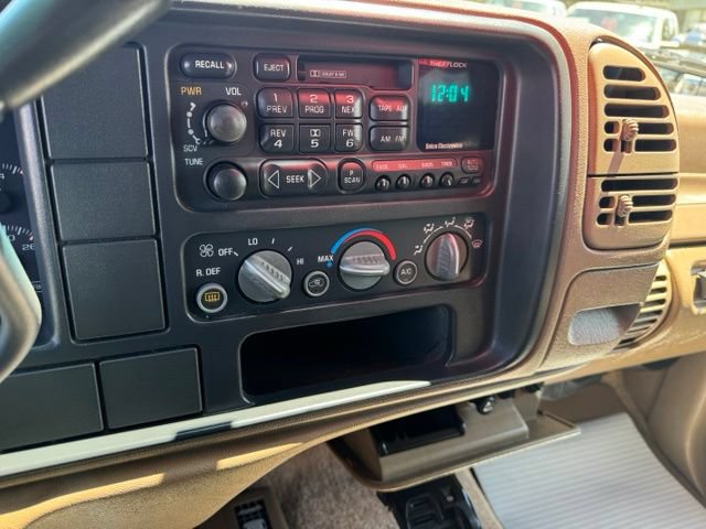 Used 1995 GMC Suburban 2500 AWD/4WD image 22