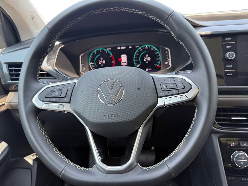Used 2022 Volkswagen Taos SEL image 12