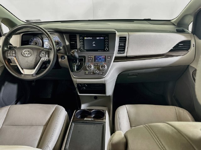 Used 2020 Toyota Sienna XLE AWD/4WD image 21