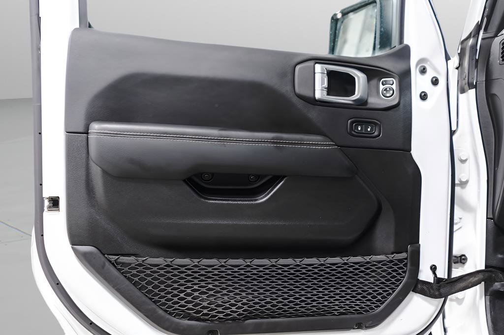 Used 2021 Jeep Gladiator Overland w/ Uconnect 4C Nav & Sound Group image 24