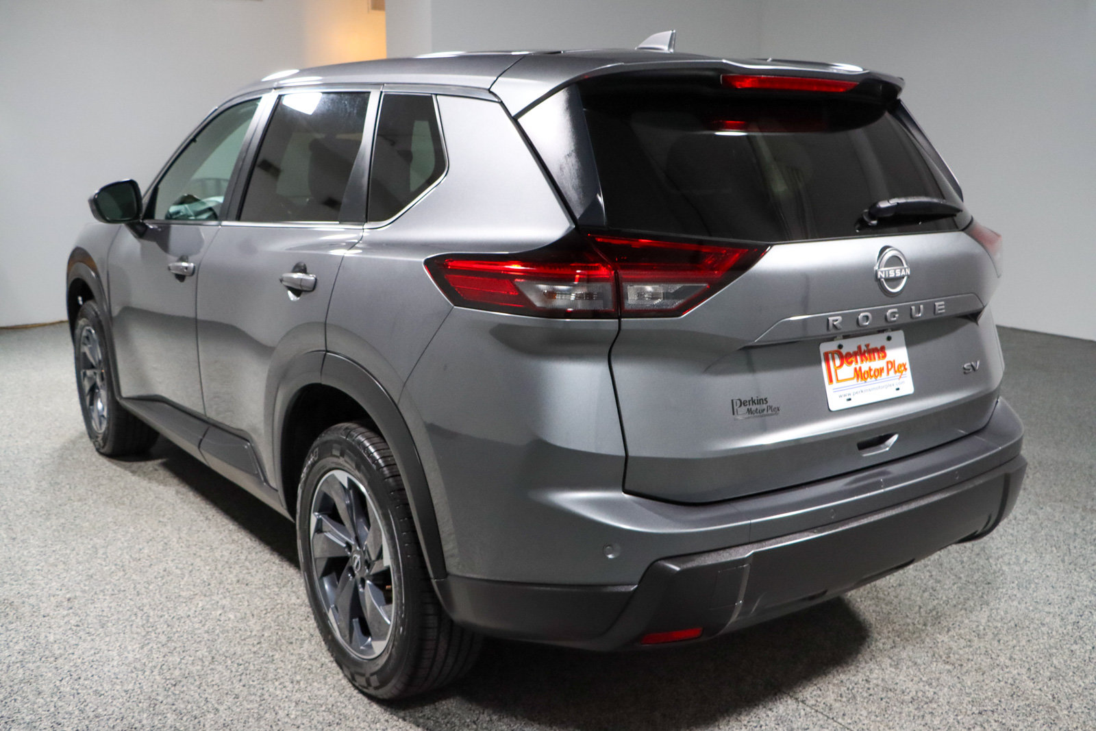 Used 2024 Nissan Rogue SV FWD image 9