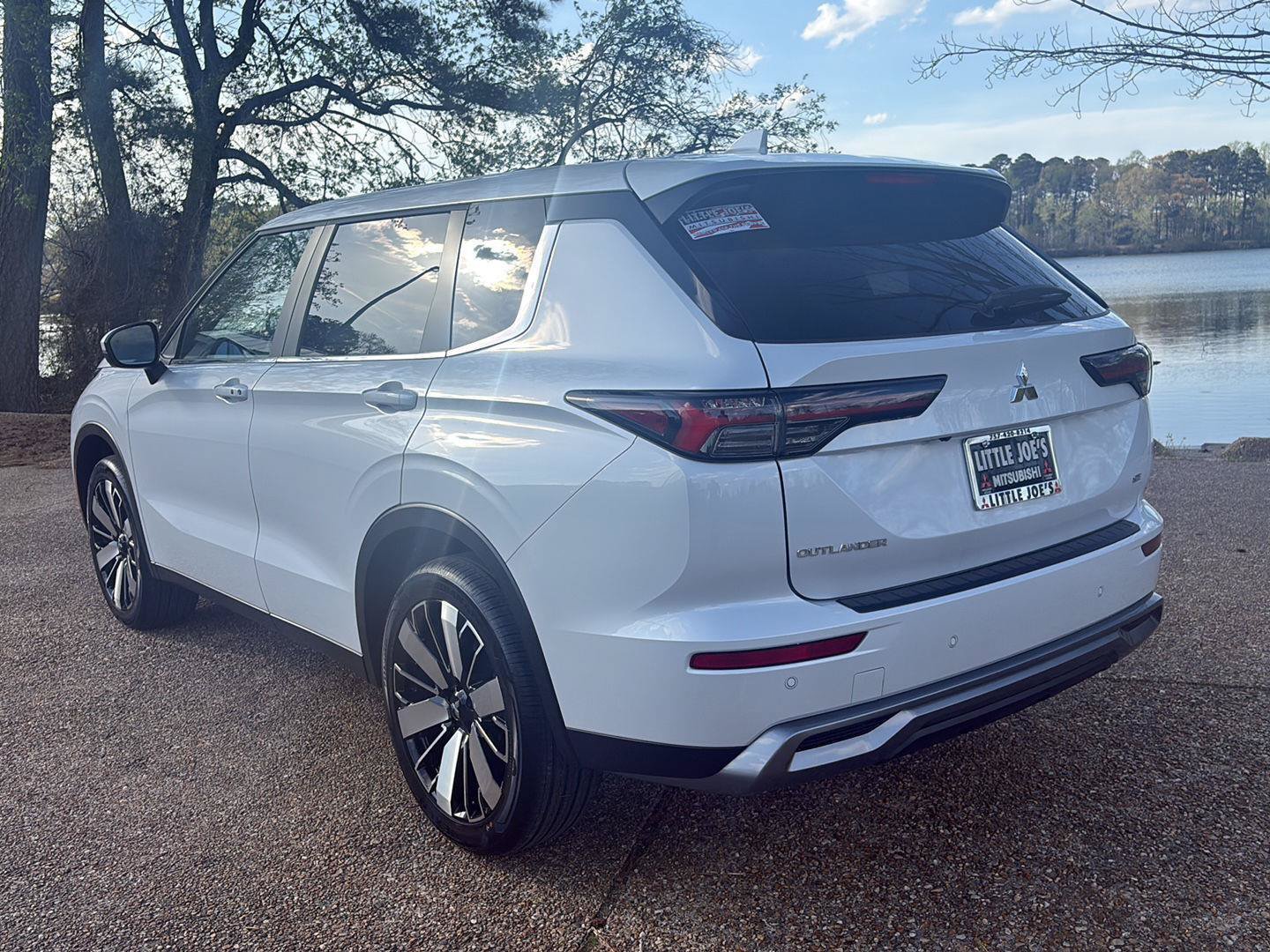 New 2026 Mitsubishi Outlander SE AWD/4WD image 8