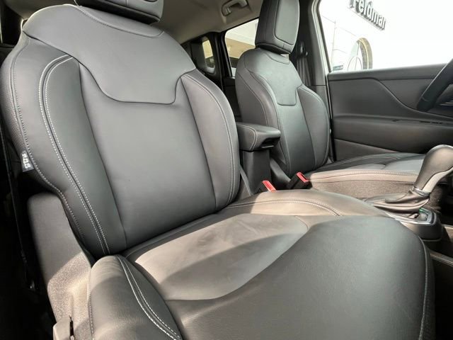 Used 2023 Jeep Renegade Limited w/ Limited Elite Group AWD/4WD image 27