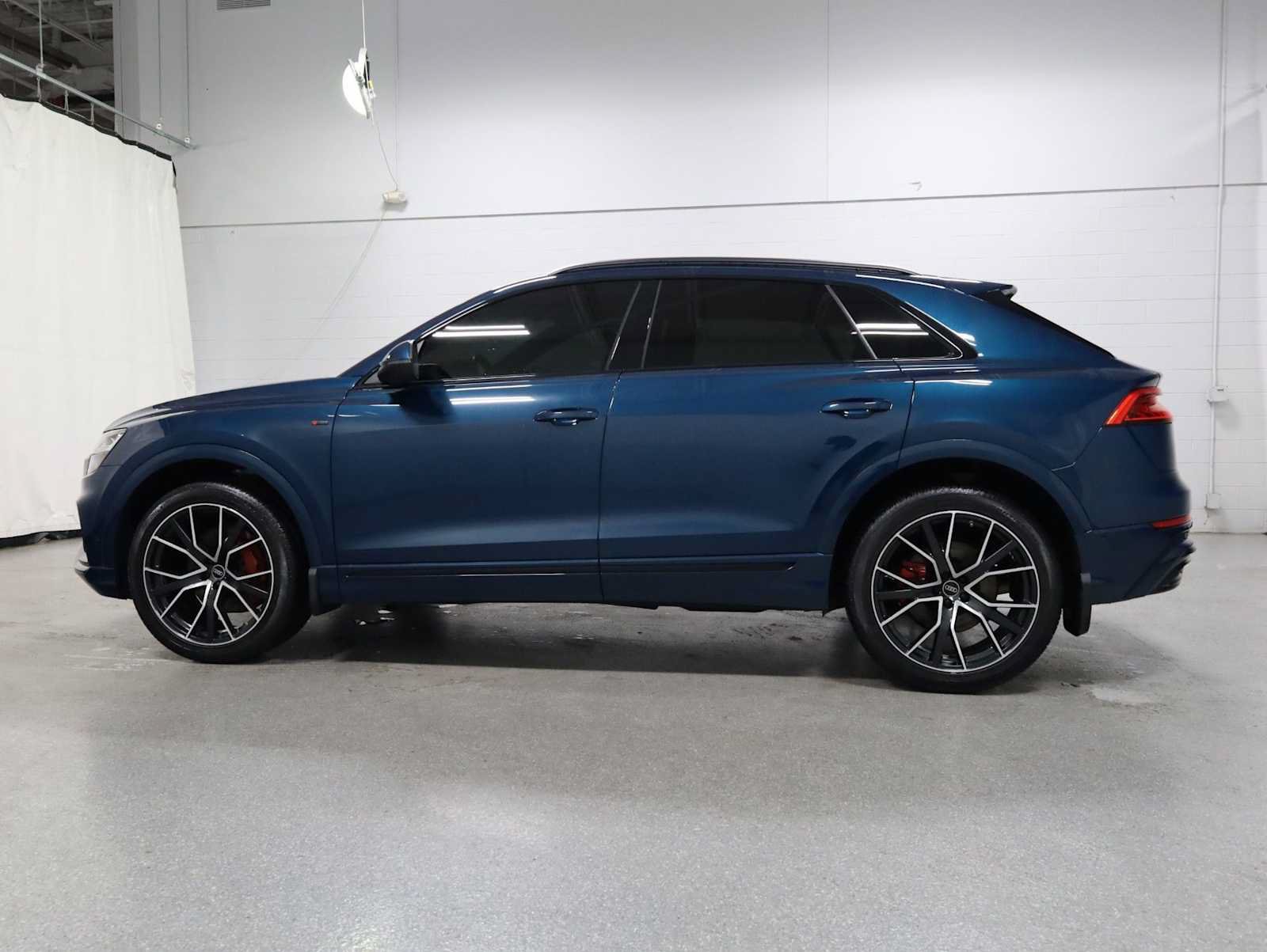 Used 2022 Audi Q8 Premium Plus AWD/4WD image 2