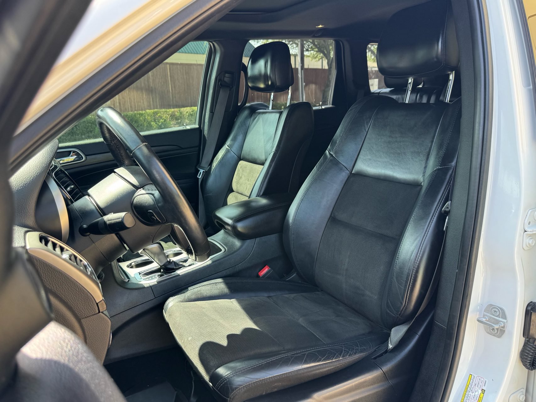 Used 2019 Jeep Grand Cherokee Altitude AWD/4WD image 20