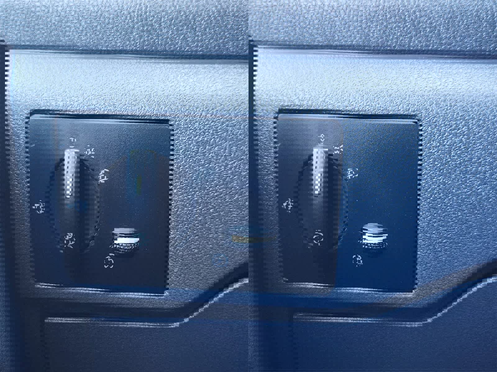 Used 2012 Ford Transit Connect XLT image 19