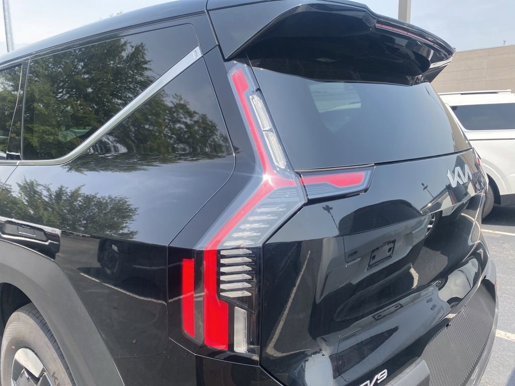 New 2026 Kia EV9 Light RWD image 8