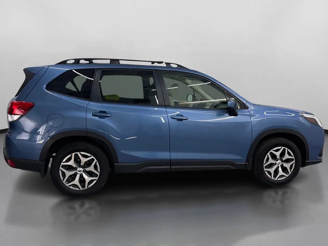 Used 2023 Subaru Forester Premium AWD/4WD image 11