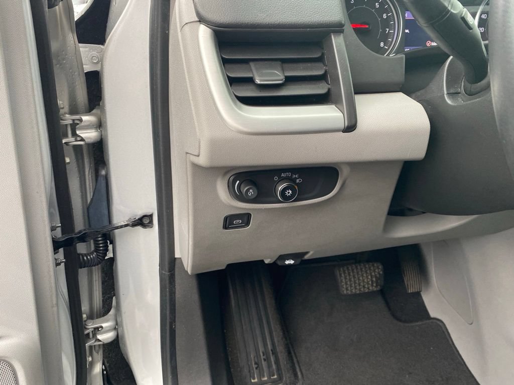 Used 2020 GMC Terrain SLE w/ Driver Convenience Package FWD image 18