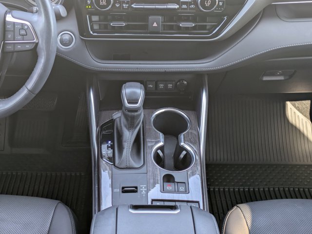 Used 2021 Toyota Highlander Limited image 20