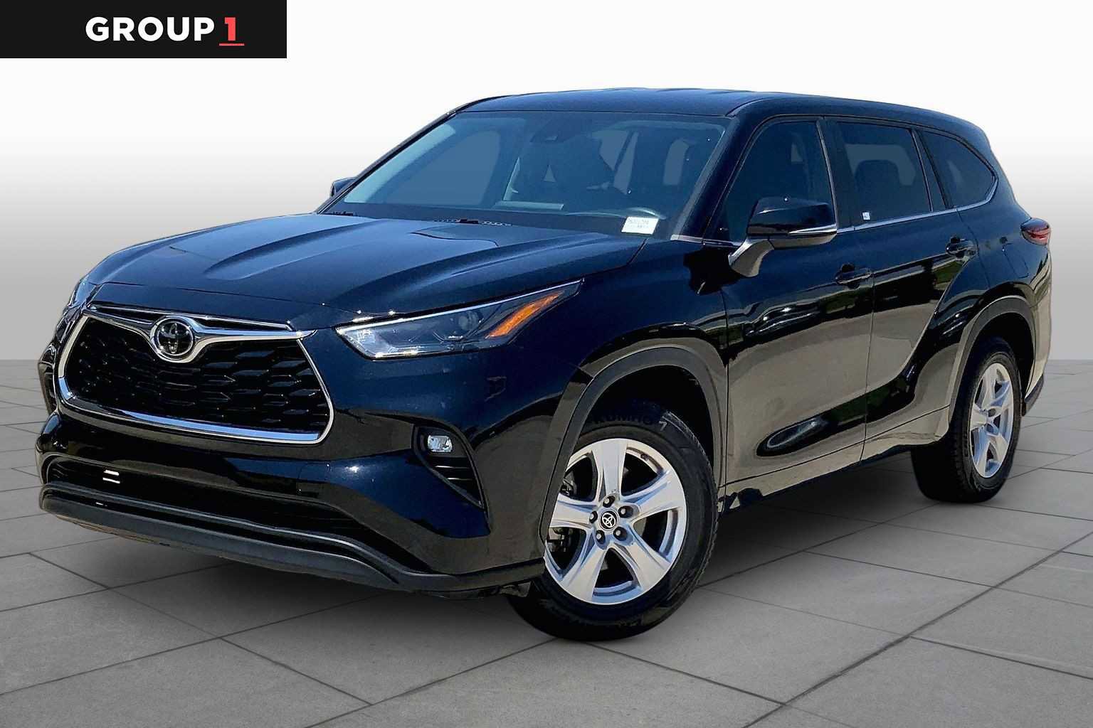 Used 2023 Toyota Highlander LE