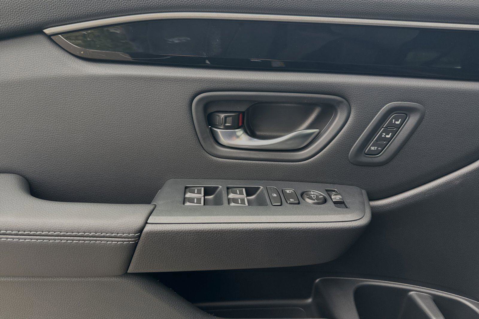 New 2025 Honda Pilot Touring image 11