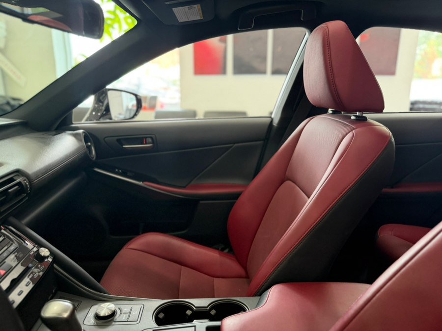 Used 2024 Lexus IS 300 F Sport RWD image 13