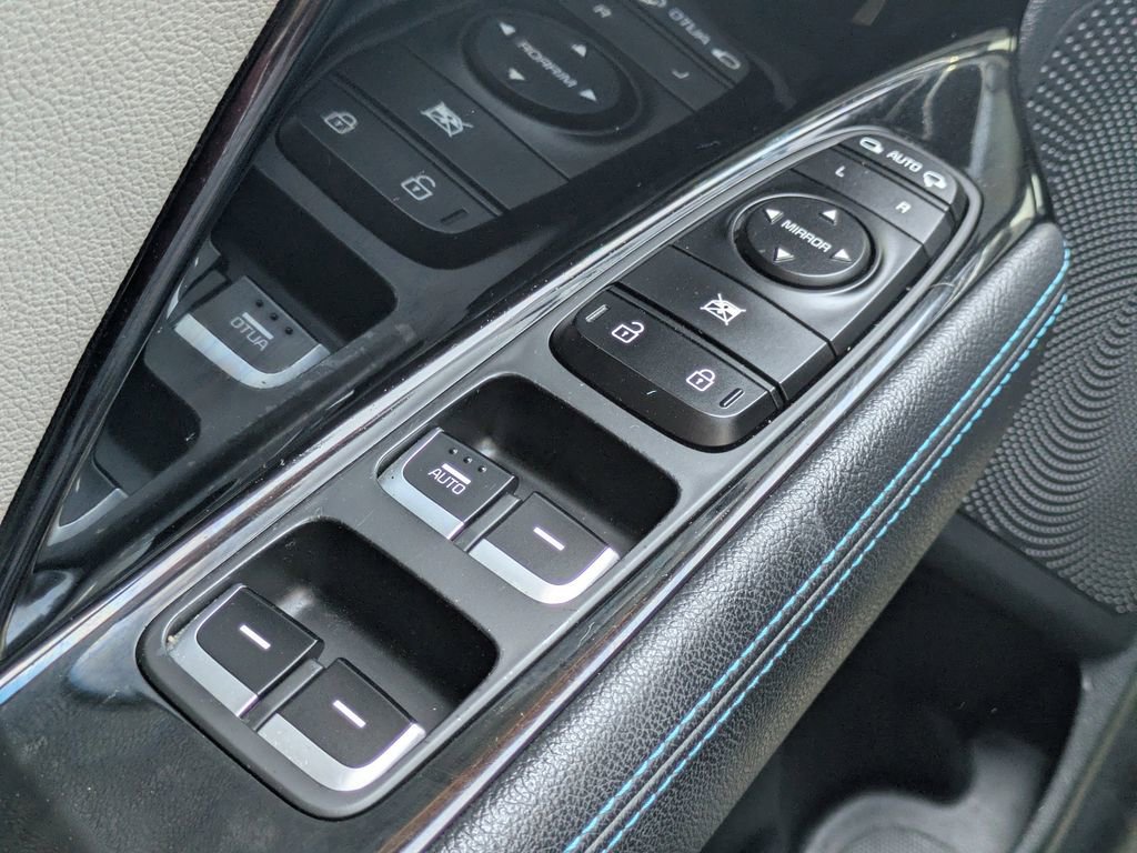 Used 2022 Kia Niro Touring Special Edition image 24
