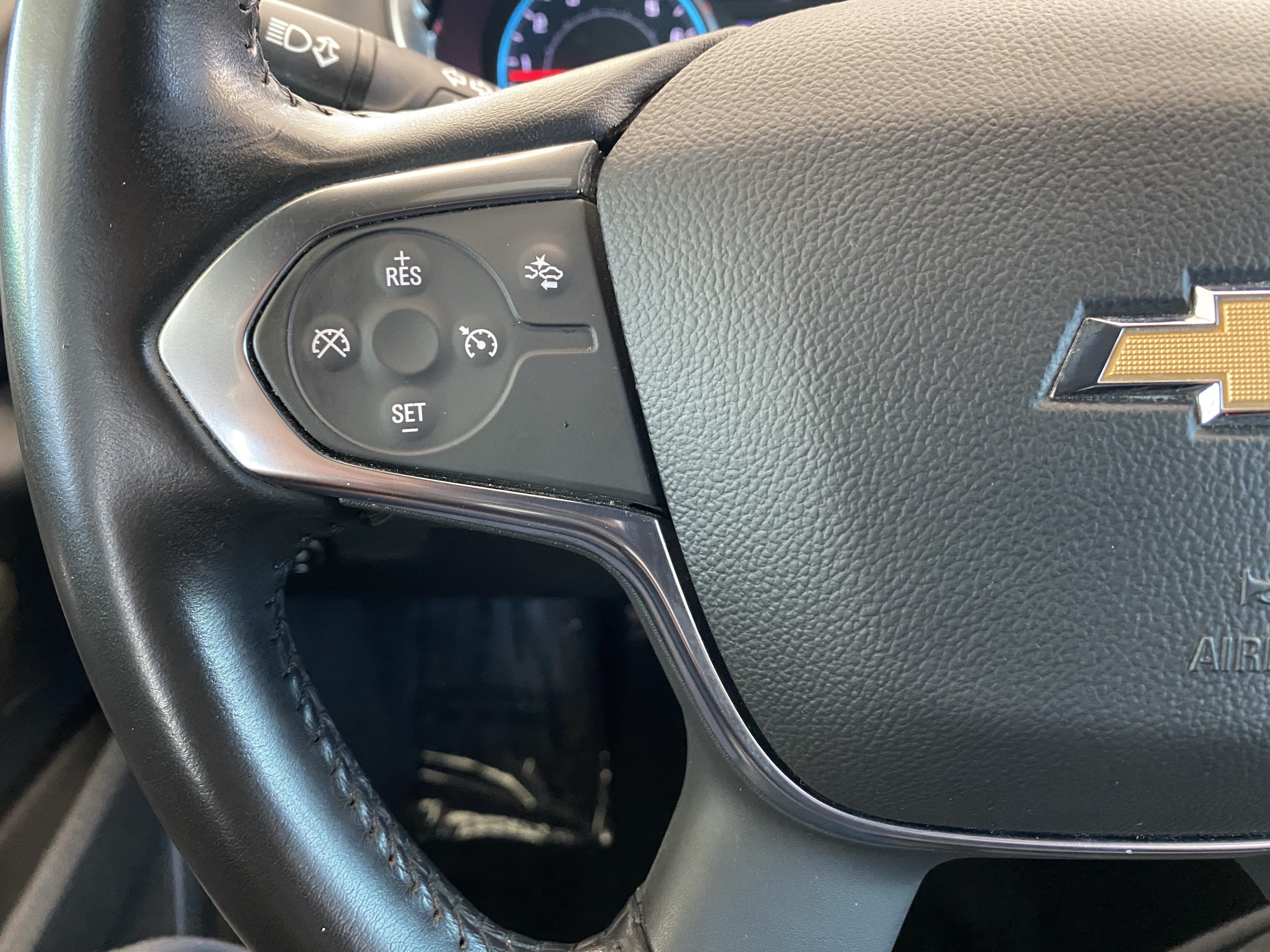Used 2022 Chevrolet Traverse LT FWD image 6