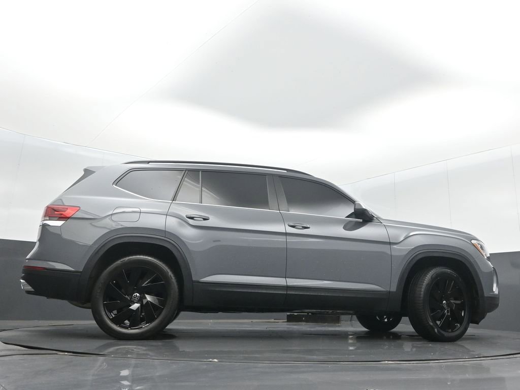 Used 2025 Volkswagen Atlas SE FWD image 37