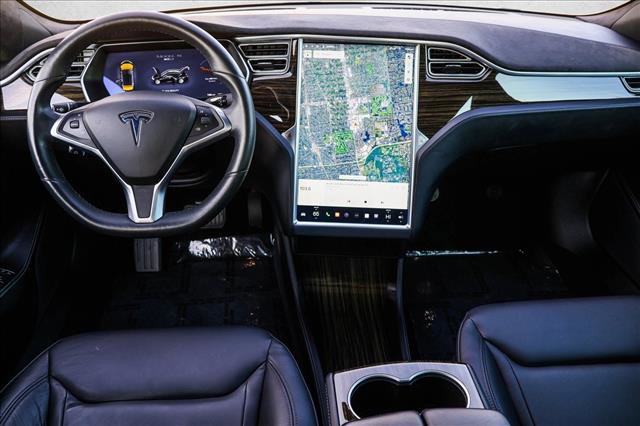Used 2015 Tesla Model S 85D image 27