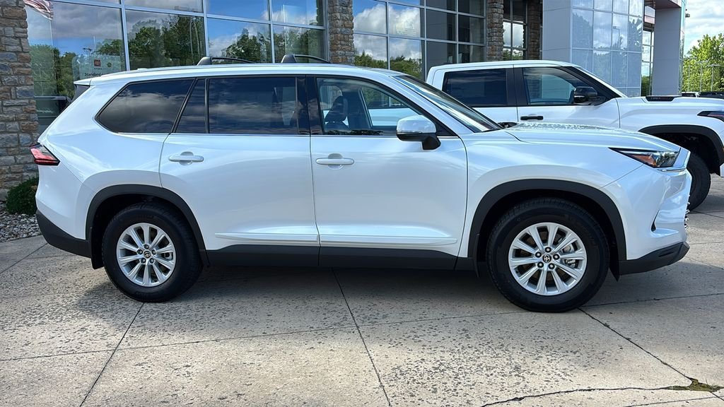 New 2026 Toyota Grand Highlander AWD image 22