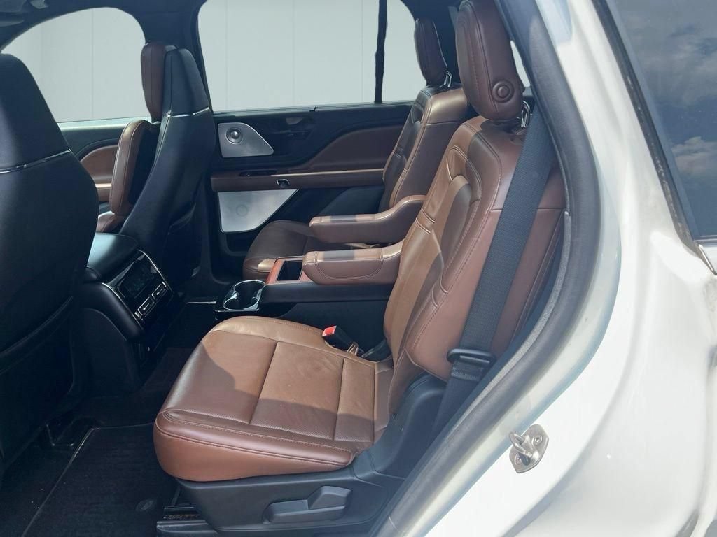 Used 2020 Lincoln Aviator Reserve w/ Equipment Group 202A AWD/4WD image 9