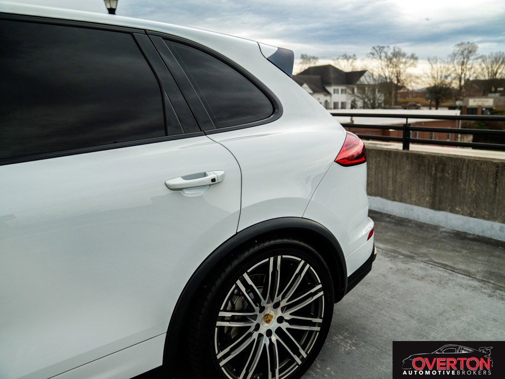 Used 2015 Porsche Cayenne S image 38