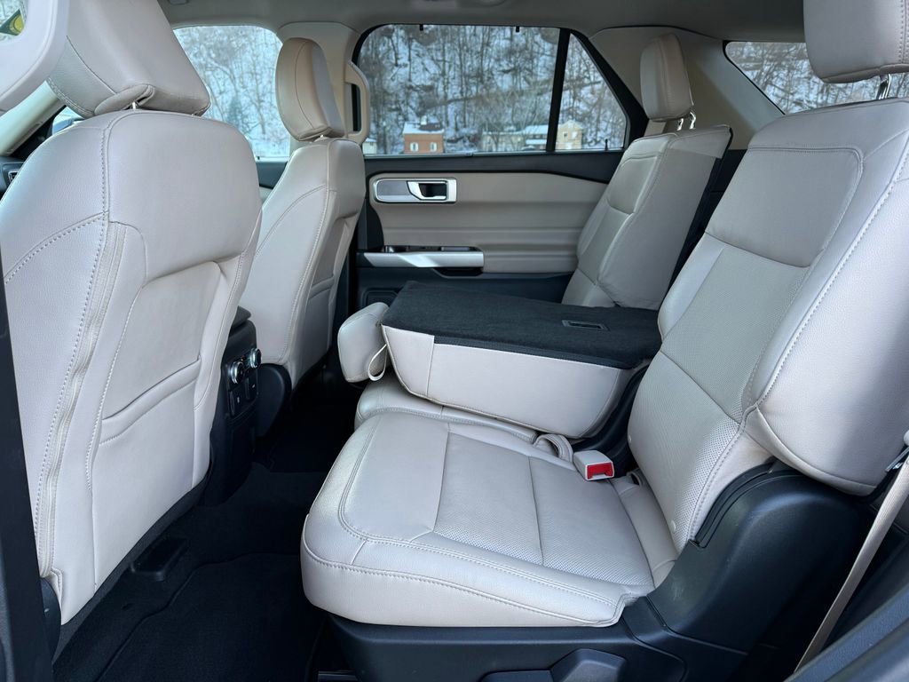 Used 2023 Ford Explorer Limited AWD/4WD image 38