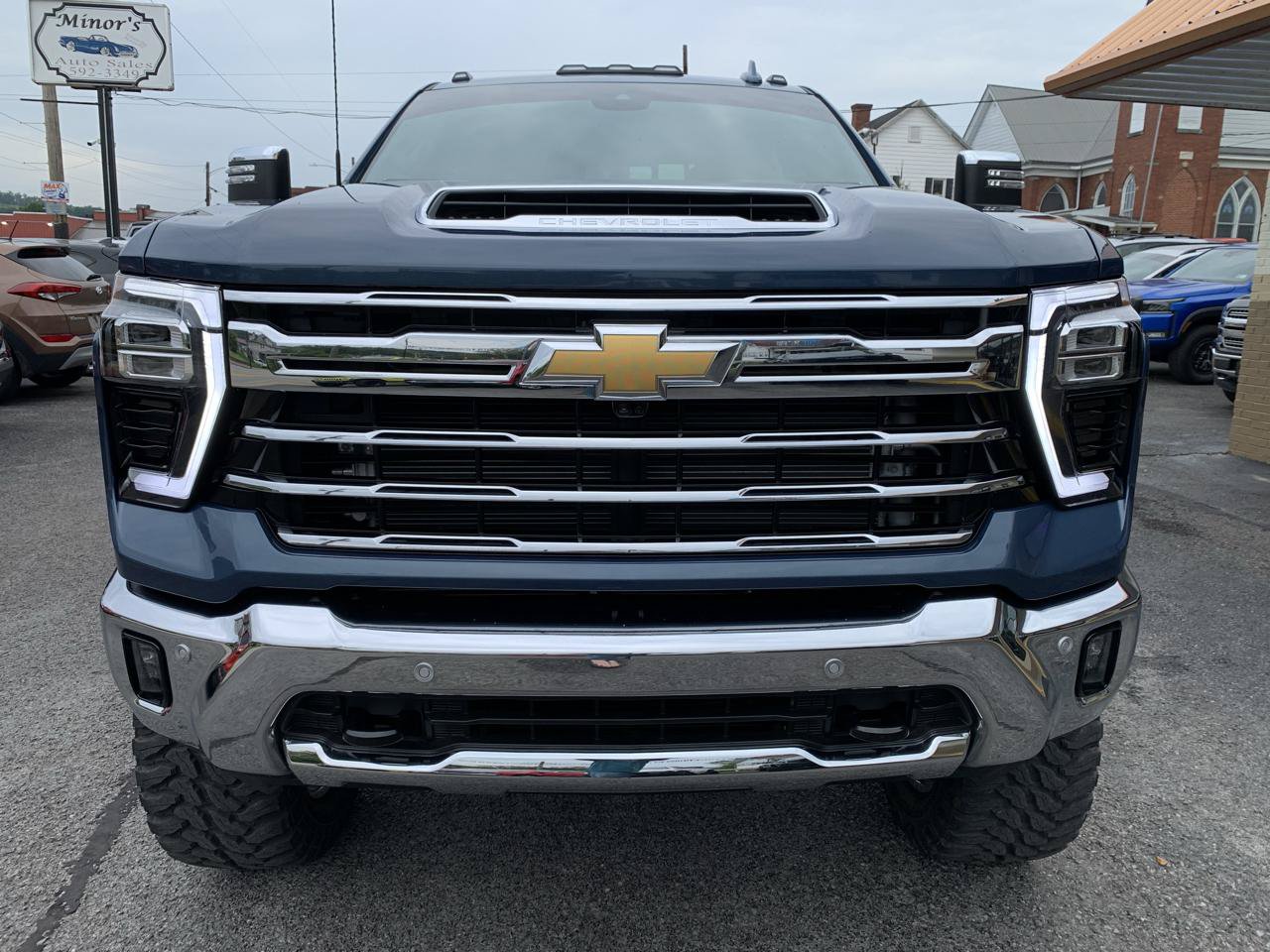 Used 2024 Chevrolet Silverado 2500 LTZ w/ LTZ Premium Package AWD/4WD image 8