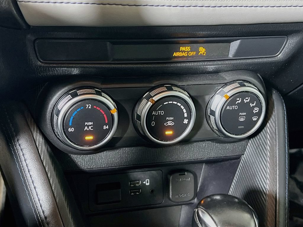 Certified 2020 Toyota Yaris XLE FWD image 14