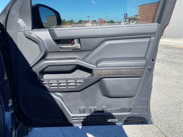 Certified 2025 Toyota Tacoma Limited AWD/4WD image 22