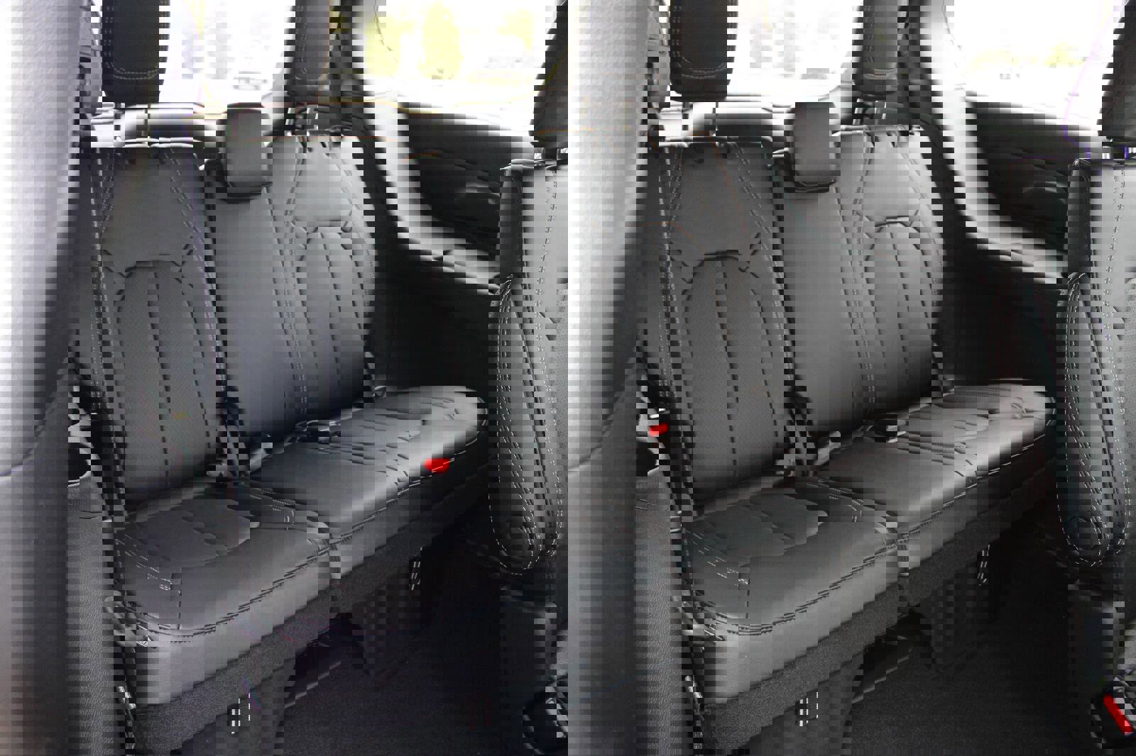 New 2026 Chrysler Pacifica Select image 26