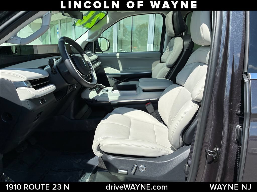 Used 2026 Lincoln Navigator Reserve AWD/4WD image 11
