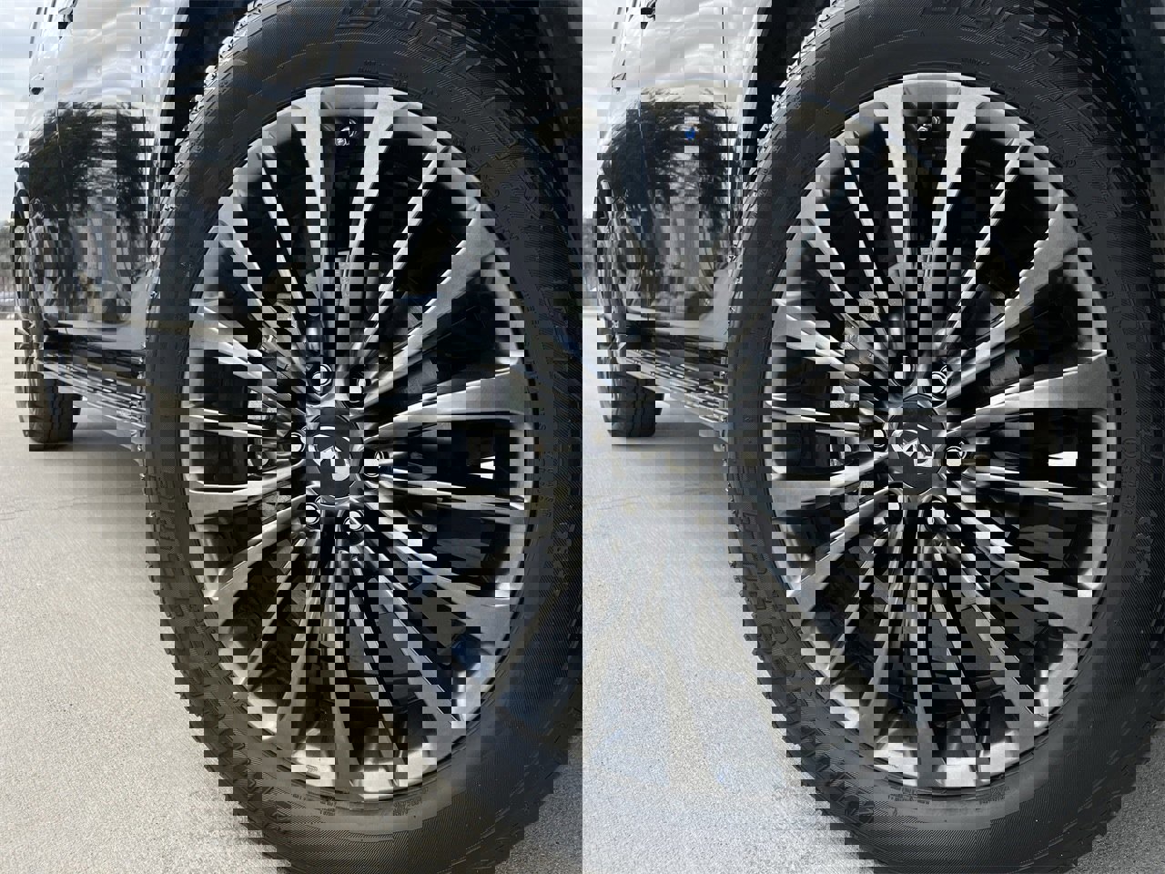 Used 2023 INFINITI QX80 Premium Select w/ All-Season Package image 7