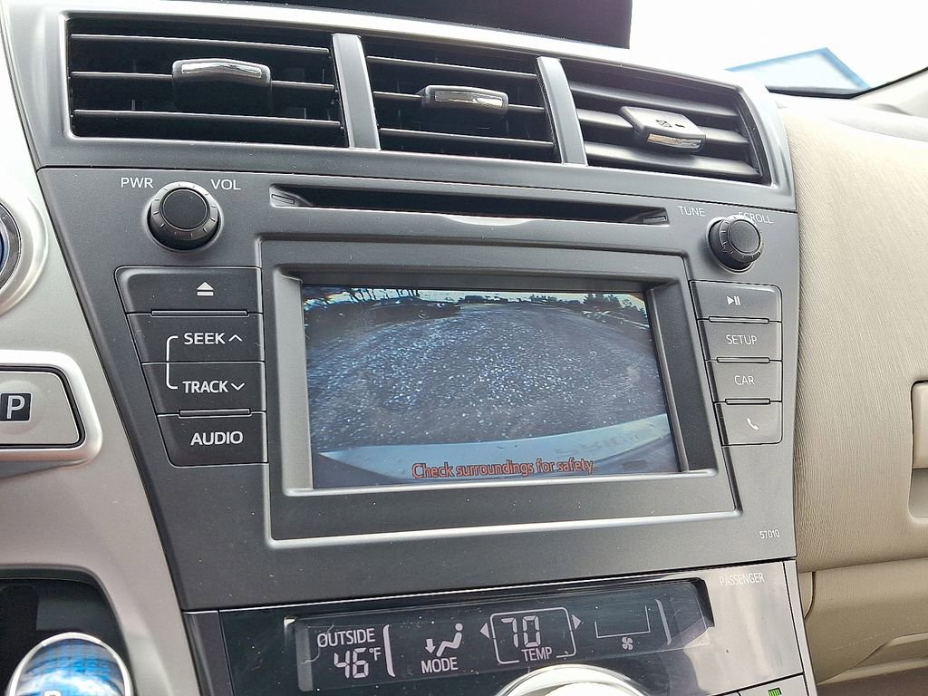 Used 2014 Toyota Prius V Two image 4