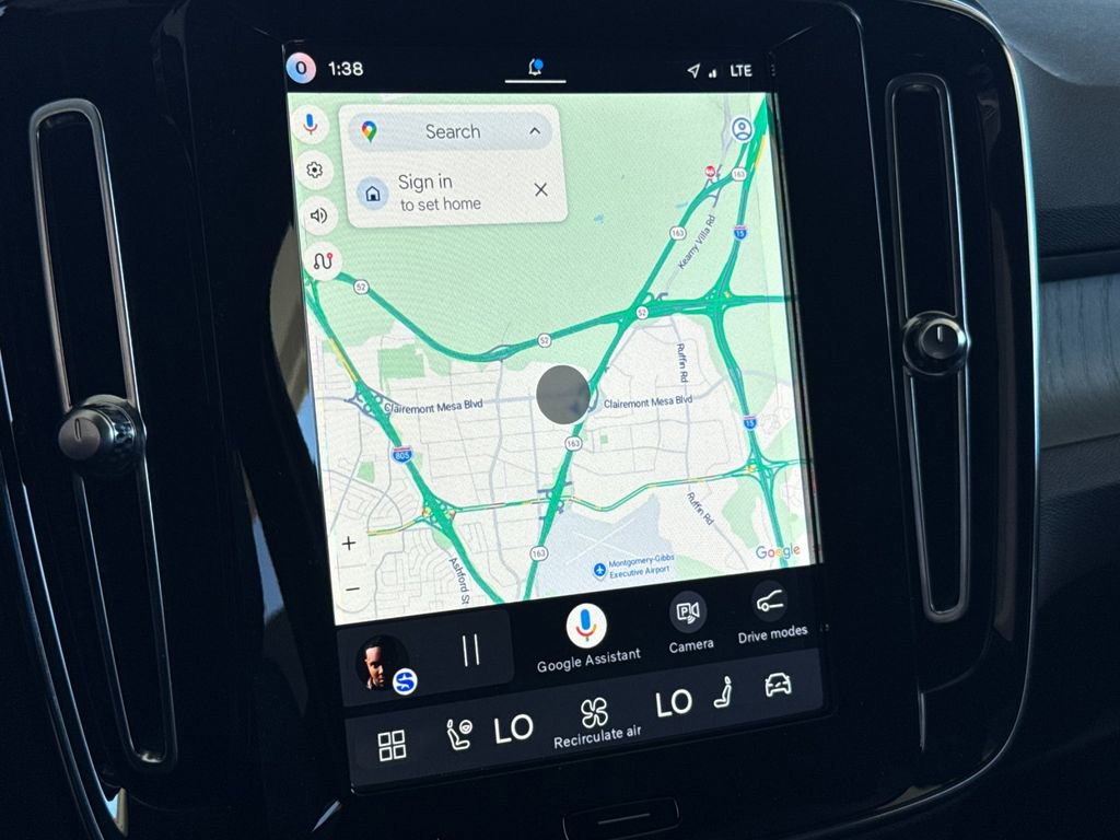 New 2026 Volvo XC40 B5 Ultra w/ Climate Package image 18