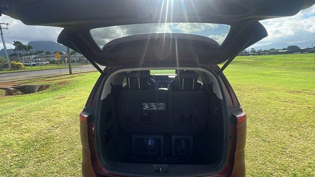 Used 2023 Kia Carnival SX Prestige image 10