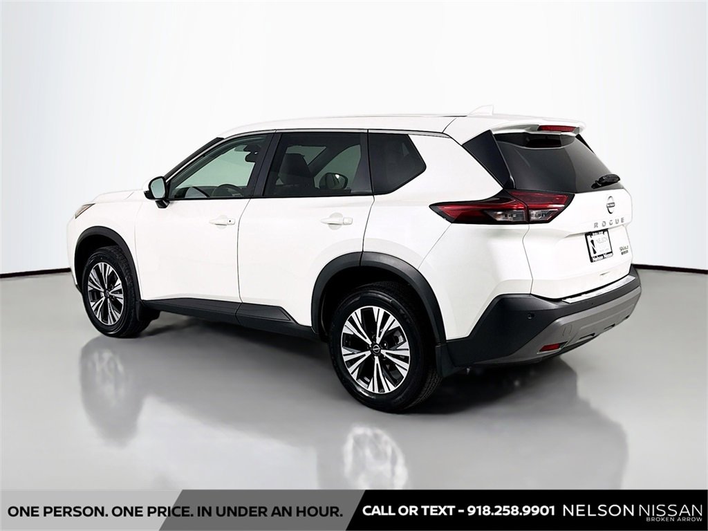 Used 2022 Nissan Rogue SV image 7