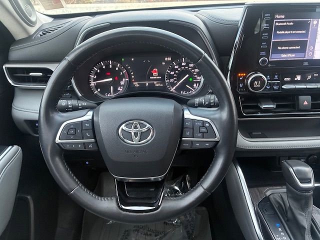 Used 2021 Toyota Highlander Limited image 13