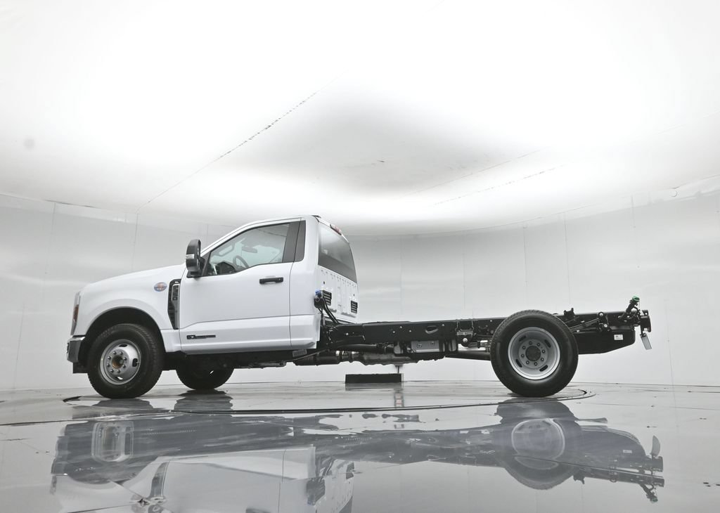 New 2026 Ford F350 XL w/ XL Chrome Package RWD image 44