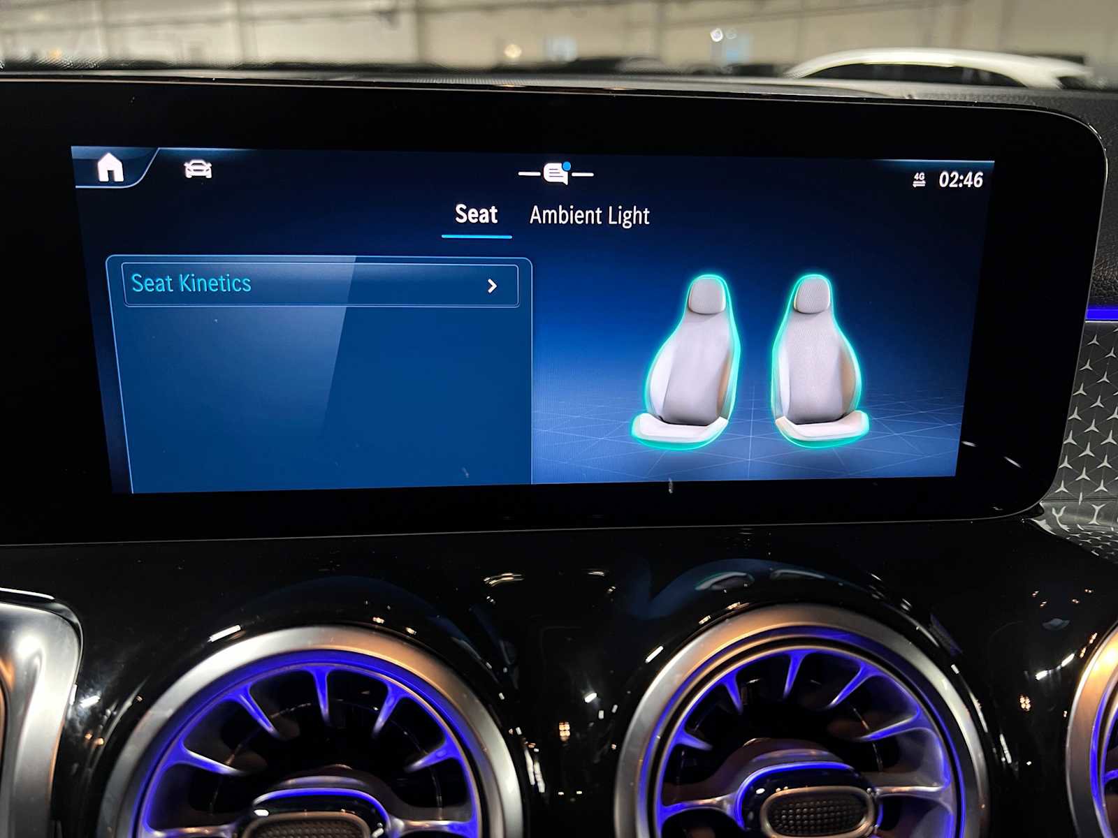 Certified 2025 Mercedes-Benz GLB 250 4MATIC image 35