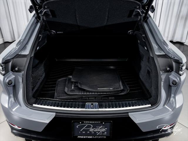Used 2024 Porsche Cayenne Turbo GT AWD/4WD image 16