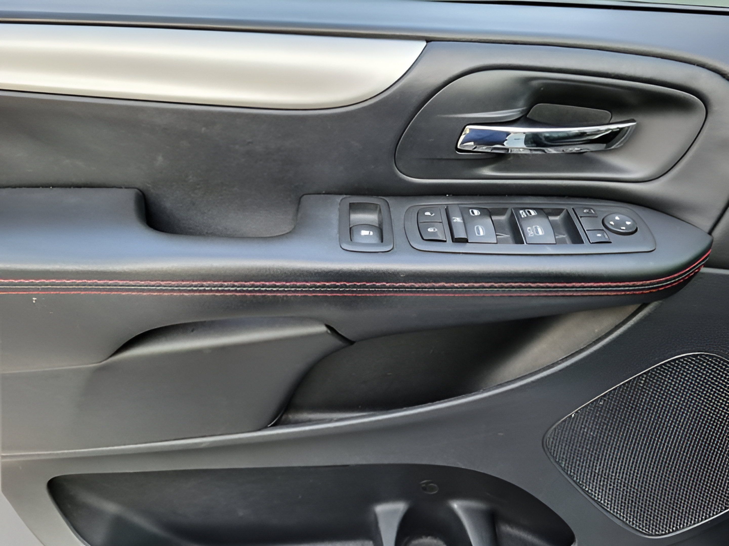 Used 2019 Dodge Grand Caravan GT FWD image 13