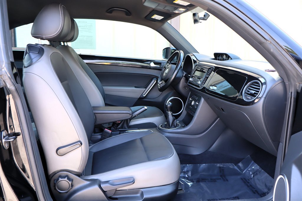 Used 2013 Volkswagen Beetle TDI FWD image 15
