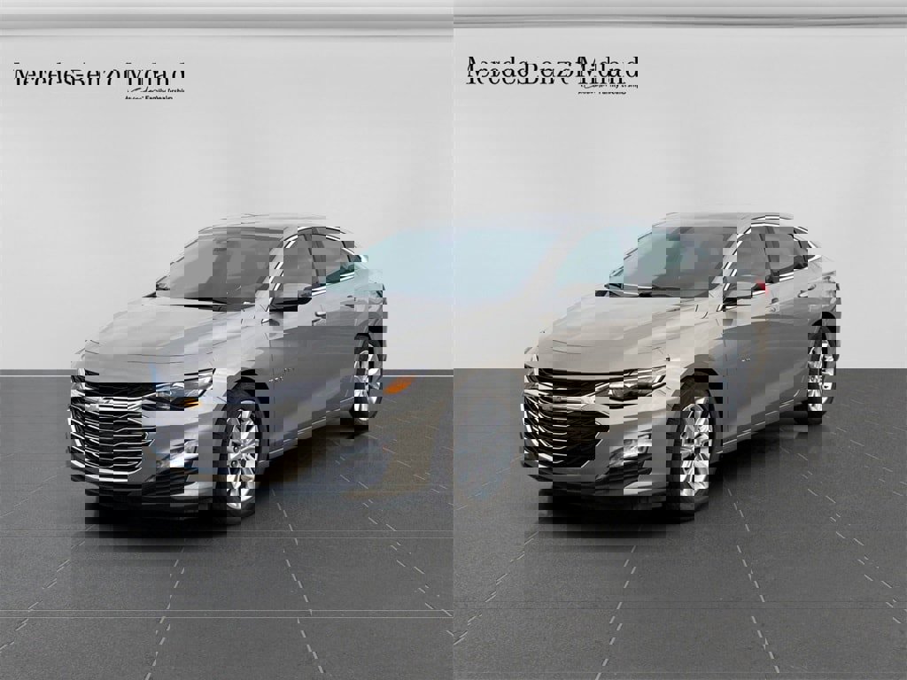 Used 2024 Chevrolet Malibu LT image 3