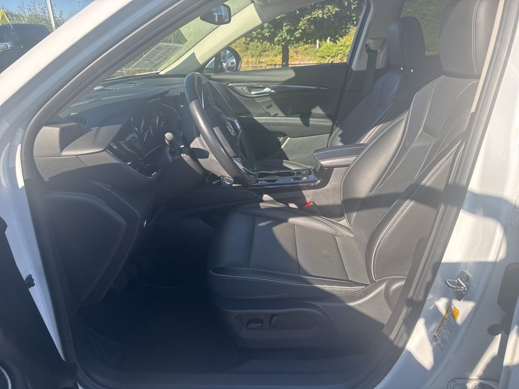 Used 2023 Buick Envision Essence image 8