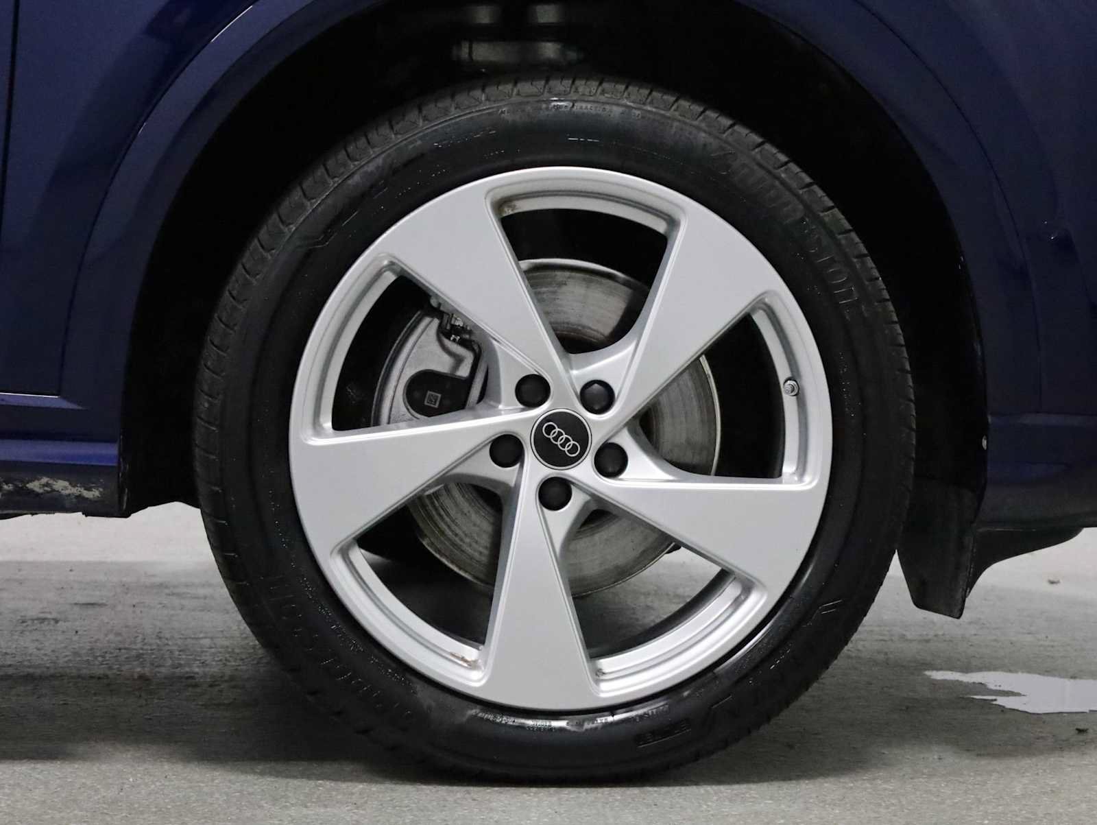 Certified 2025 Audi Q5 Premium AWD/4WD image 12